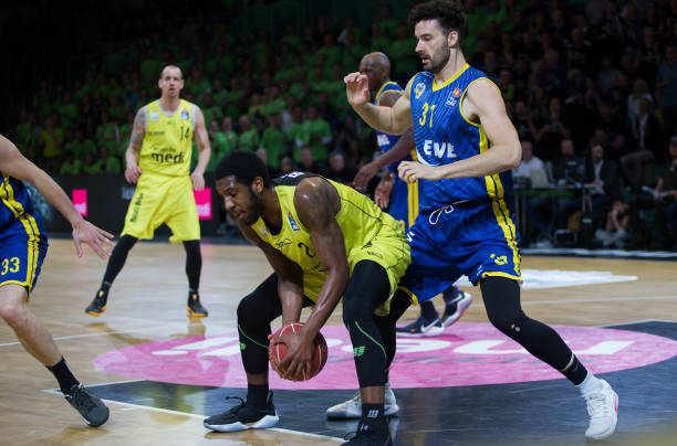 许多俱乐部 许多俱乐部